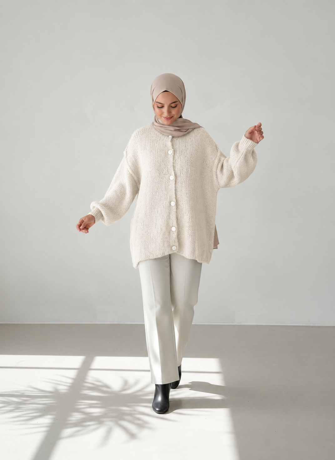 Raha Cardigan Short - Beige