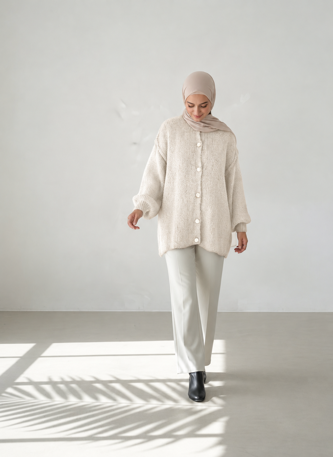 Raha Cardigan Short - Beige