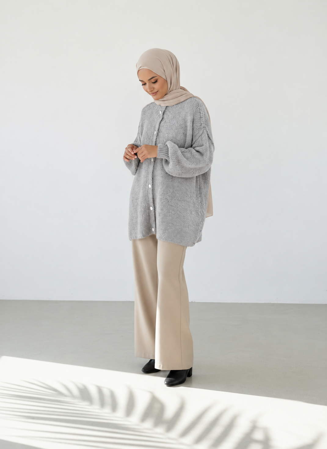 Raha Cardigan Short - Light Grey