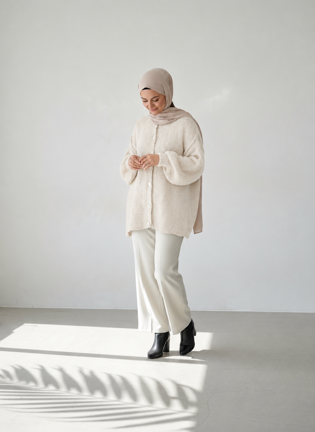 Raha Cardigan Short - Beige